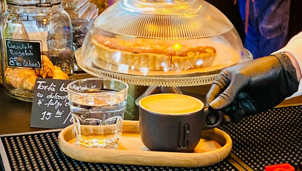 VIDEO. Urban Cafe și secretele unui antreprenor fain. Cum a creat Ovidiu Comaromi o comunitate autentică în Brașov 1 Urban Cafe