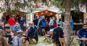 Curtea Vinului revine la Sfântu Gheorghe. Jazz, blues și vinuri alese în Parcul Memorial 1956