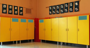 EXCLUSIV! Copil de grădiniță, căutat de polițiști prin oraș! A fost găsit ascuns într-un dulap. Unde era educatoarea?