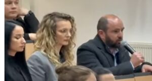 VIDEO. Mincinoșii! Șeful USR Brașov apără sălile de jocuri, în timp ce colegii lui promit interzicerea păcănelelor