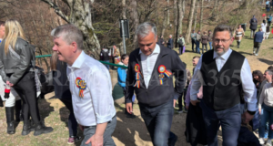 Distracție mare la Pietrele lui Solomon! Primarul a mers pe la toate grupurile de juni (VIDEO și GALERIE FOTO)
