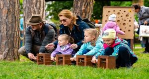 Orășelul Copiilor revine cu tiroliană, ateliere și recompense în Parcul Elisabeta din Sfântu Gheorghe