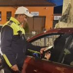 Șosele pline de bețivi. Nici pedepsele mari nu îi liniștesc pe șoferii amatori de alcool 2 politist fiola alcooltest