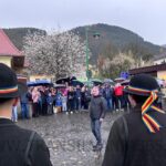 Consulul onorific al Poloniei la Brașov s-a alăturat junilor și a participat la ”aruncarea buzduganului” (FOTO) 18 scrip