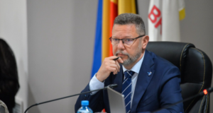 Dan Ghiță: „Ministerul Mediului nu vine cu soluții concrete pentru rezolvarea problemei. Doar aruncă ursul în grădina Primăriei”