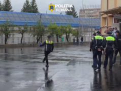 VIDEO. Polițiștii au intrat în școlile din Brașov pentru prevenirea violenței și delincvenței juvenile