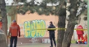 FOTO. Tragedie pe Calea București din Brașov: bărbat de 28 de ani găsit decedat după o cădere de la înălțime