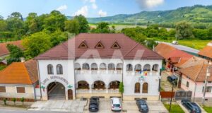 Peste 1 milion de euro pentru un han de poveste: proprietatea de lux din Sâmbăta de Jos are buncăr privat