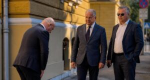 Toți șefii organizațiilor PNL din țară oferă declarații. La Brașov, „marioneta” politică a verilor Veștea tace!