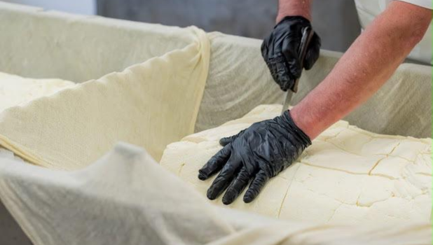 Din inima Branului, direct pe raft. Ferma de la Bran își deschide prima băcănie și aduce mai aproape gustul autentic al produselor artizanale (FOTO și VIDEO) 4 FERMA DE LA BRAN 4