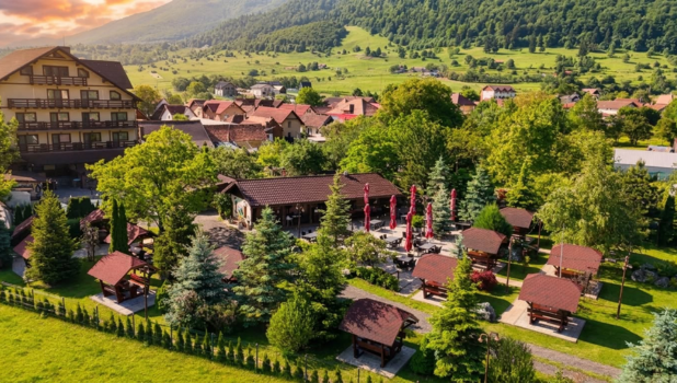 VIDEO. A reinventat căruța românească și a creat una dintre cele mai spectaculoase cazări din România. Povestea Hora cu Brazi la „Antreprenori faini la Brașov” 2 hora cu brazi 5