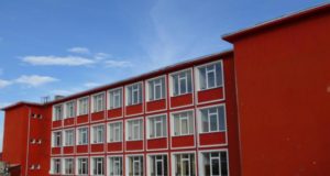 750.000 de lei au schimbat o școală din Brașov. Mese calde, ateliere și sprijin pentru elevii aflați în risc