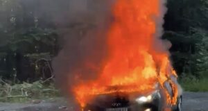 VIDEO. S-a aflat cine este persoana care și-a dat foc într-o mașină pe DN1A, la Săcele!