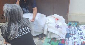 Peste 1 milion de vizualizări într-o singură zi! Poliția Locală Brașov, lăudată de românii din toată țara pentru intervenția de la Biserica Neagră (FOTO/VIDEO)