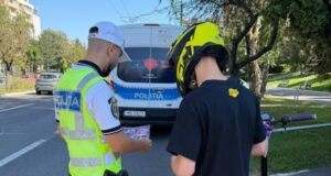 Razie pe șoselele din Brașov: peste 180 de sancțiuni pentru pietoni, bicicliști și utilizatori de trotinete. Șase bicicliști, prinși sub influența alcoolului