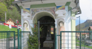 13,9 milioane de lei pentru restaurarea a zece troițe istorice din Șcheii Brașovului