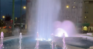 VIDEO. Fântână arteziană cu lumini și muzică, la „3 Alimentare”. Zona are un nou punct de atracție