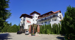 Un hotel de 4 stele din Poiana Braşov, scos la vânzare pentru 4,2 milioane de euro