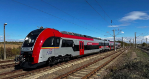 Primul tren interregional PESA a intrat în circulație! Brașovul, pe traseul noilor trenuri electrice