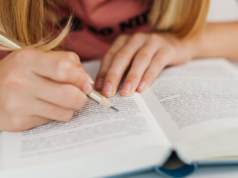 „România educată”, pe banii părinților! Cât costă meditațiile în Brașov pentru Evaluarea Națională și Bacalaureat