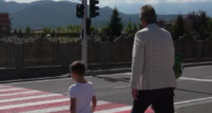 VIDEO. Semafor nou pe o stradă importantă din Ghimbav. Primarul anunță și modernizarea arterei