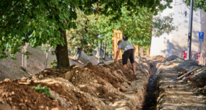 Exemplu de la Sibiu. Cum este modernizat un parc fără să fie afectată vegetația