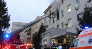 O tânără de 27 de ani a murit într-un incendiu izbucnit într-un salon la Mârzescu. Ce spune Poliția