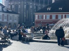 FOTO. Centrul Brașovului, luat cu asalt de turiști și localnici