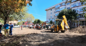 Adio vechiului loc de joacă din Bartolomeu! Ce se construiește pe strada Agricultorilor