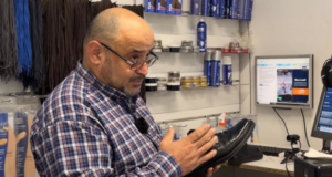VIDEO. Cizmarul digitalizat care repară pantofi de aproape 40 de ani. Povestea Cizmăriei „La Ioniță” la „Antreprenori faini la Brașov”