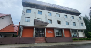 Hotelul CFR Marfă din Predeal, din nou la licitație. ANAF cere acum mai puțin de 10 milioane de lei