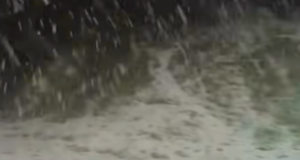 VIDEO. Iarna bate la ușă în Poiana Brașov! A nins pe Postăvarul!