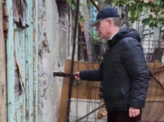 VIDEO. Mizerie și construcții improvizate pe strada Laminoarelor din Brașov. Primăria a început curățenia
