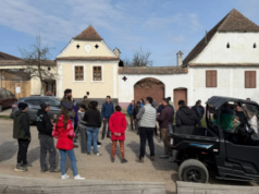 Viscri, satul care s-a organizat ca gunoiul să nu mai ajungă pe câmp: de la 15 la 75 de voluntari